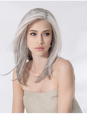Perruque Affair Deluxe Ellen Wille teinte Snow Mix portée par un mannequin – vue 3