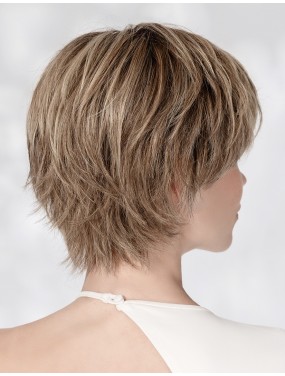 Perruque Avenue Soft Ellen Wille teinte Darksand Rooted portée par un mannequin – vue 5