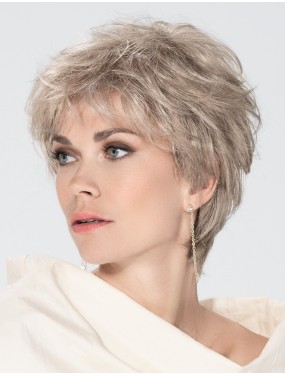 Perruque Charme Small Soft Ellen Wille teinte Pearl Mix portée par un mannequin – vue 2