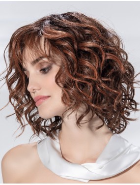 Perruque Eclat Deluxe Ellen Wille teinte Cinnamonbrown Rooted portée par un mannequin – vue 1