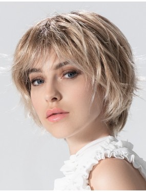 Perruque Escape Soft Ellen Wille teinte Candyblonde Rooted portée par un mannequin – vue 1