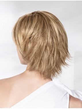 Perruque Fame Soft Ellen Wille teinte Lightbernstein Rooted portée par un mannequin – vue 4