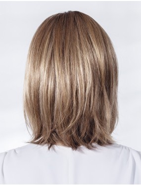Perruque Icone Small Deluxe Ellen Wille teinte Darksand Rooted portée par un mannequin – vue 5