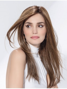 Perruque Mirage Deluxe Ellen Wille teinte Mocca Rooted portée par un mannequin – vue 2