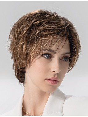 Perruque Satin Soft Ellen Wille teinte Tobacco Rooted portée par un mannequin – vue 1