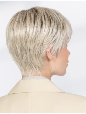 Perruque Select Soft Ellen Wille teinte Lightchampagne Rooted portée par un mannequin – vue 6
