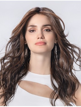 Perruque Sparkle Deluxe Ellen Wille teinte Darkchocolate Rooted portée par un mannequin – vue 1