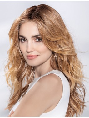Perruque Sparkle Deluxe Ellen Wille teinte Toffeeblonde Rooted portée par un mannequin – vue 1