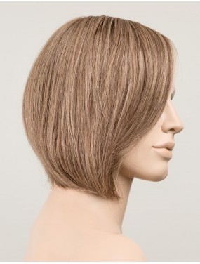 Perruque Jadore Small Deluxe Ellen Wille en cheveux naturels, teinte Nougat Rooted – sur tête de mannequin
