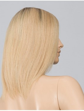 Perruque Prestige Deluxe Ellen Wille en cheveux naturels, teinte Lightchampagne Rooted – sur tête de mannequin