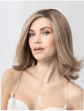 Perruque Appeal Mono Ellen Wille en cheveux naturels, teinte Sandmulti Rooted – portée