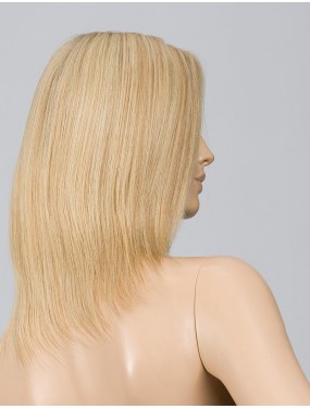 Perruque Trinity Plus Deluxe Ellen Wille en cheveux naturels, teinte Champagne Rooted – sur tête de mannequin