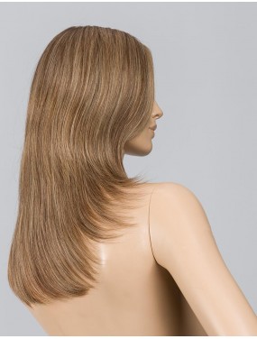 Perruque Zora Mono Ellen Wille en cheveux naturels, teinte Sandmulti Rooted – sur tête de mannequin