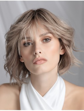 Perruque Mikado Mono Ellen Wille en cheveux naturels, teinte Beige Multi Frosted – portée
