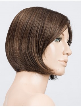 Perruque Emma Ellen Wille – teinte chocolate brown sur mannequin, vue de profil