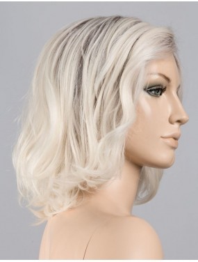 Perruque Delight Mono Part Ellen Wille teinte Platinblonde Rooted sur mannequin vue de profil