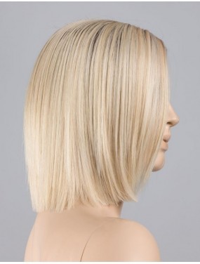 Perruque Lia Mono Part II Ellen Wille teinte Pastelblonde Rooted sur mannequin vue de profil