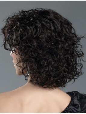 Perruque Loop Ellen Wille teinte Espresso Rooted portée par un mannequin