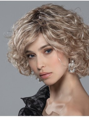 Perruque Loop Ellen Wille teinte Pearlblonde Rooted portée par un mannequin