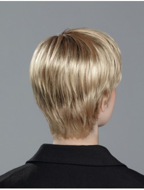 Perruque Pixie Ellen Wille teinte Sandyblonde Rooted portée par un mannequin