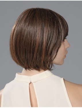 Perruque Sing Mono Part Ellen Wille teinte Cinnamonbrown Mix portée par un mannequin