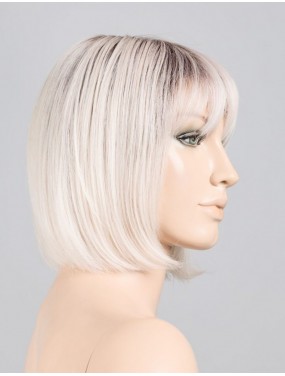 Perruque Sing Mono Part Ellen Wille teinte Platinblonde Rooted sur mannequin vue de profil