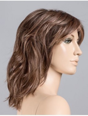 Perruque Stage Mono Part Ellen Wille teinte Chocolate Frosted sur mannequin vue de profil