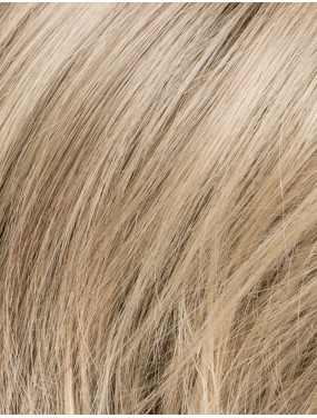 Perruque Stage Mono Part Ellen Wille teinte Sandyblonde Rooted gros plan de la teinte