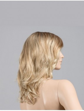 Perruque Touch Mono Part Ellen Wille teinte Sandyblonde Rooted sur mannequin vue de profil