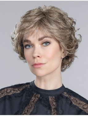 Perruque Aurora Comfort Ellen Wille teinte Smoke Mix portée par un mannequin
