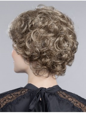 Perruque Aurora Comfort Ellen Wille teinte Smoke Mix portée par un mannequin