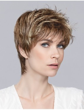 Perruque Fair Mono Ellen Wille teinte Lightbernstein Rooted portée par un mannequin