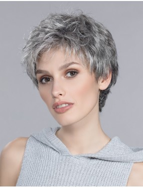 Perruque Foxy Mono Ellen Wille teinte Salt/Pepper Mix portée par un mannequin