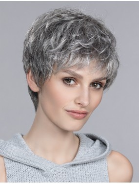 Perruque Foxy Mono Ellen Wille teinte Salt/Pepper Mix portée par un mannequin
