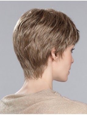 Perruque Ginger Mono Ellen Wille teinte Lightbernstein Mix portée par un mannequin