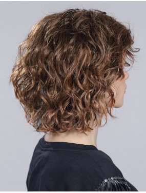 Perruque Girl Mono Part Ellen Wille teinte Chocolate Rooted portée par un mannequin