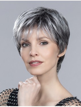 Perruque Love Comfort Ellen Wille teinte Salt/Pepper Rooted portée par un mannequin