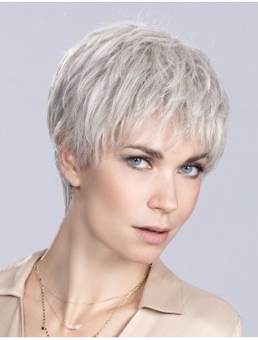 Perruque Time Comfort Ellen Wille teinte Silver Mix portée par un mannequin