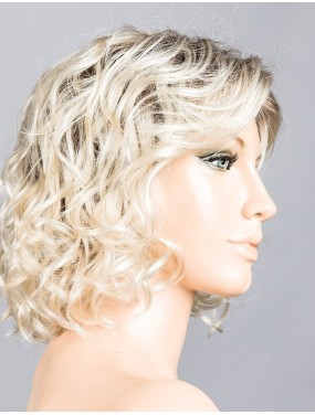 Perruque Girl Mono Part Ellen Wille teinte Platinblonde Rooted sur mannequin vue de profil