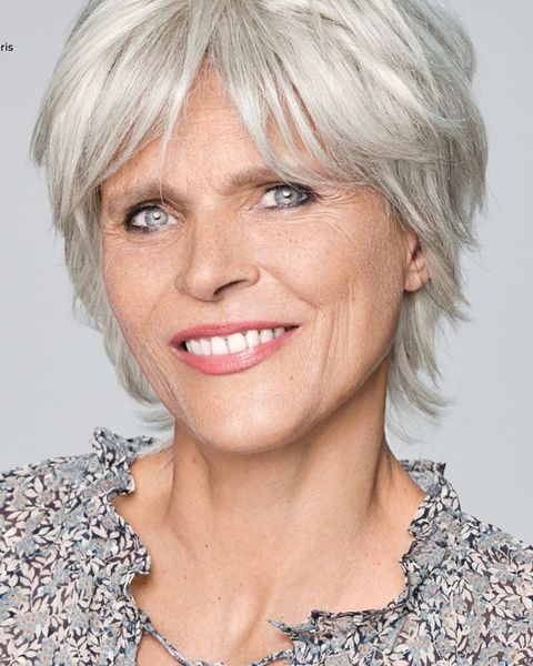Perruque Initiale Elite Hair, chevelure naturelle, disponible en boutique Essentiel Santé à Montpellier