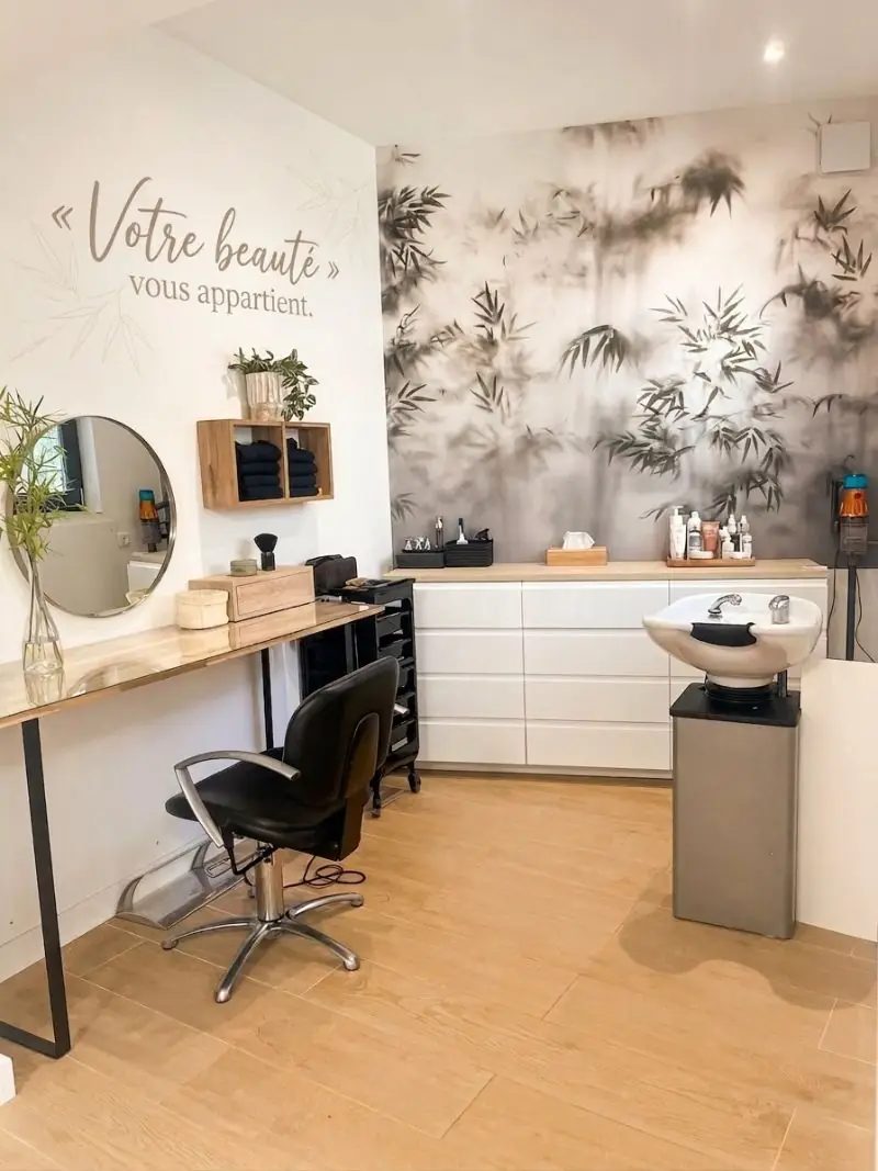 Salon privé d'essayage de perruques à Montpellier Salon de coiffure privatif pour l'essayage et la coupe de prothèses capillaires au showroom de Montpellier